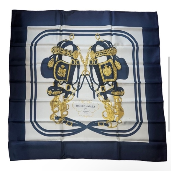 Hermès Silk Scarf, Brides of Paris series, with Open Hermés Scarf Bag - Picture 3 of 11